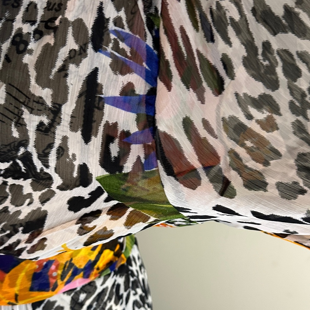 Chic Long Sleeve Leopard Print Maxi Dress with Vibrant Accents - Picture 6 of 16